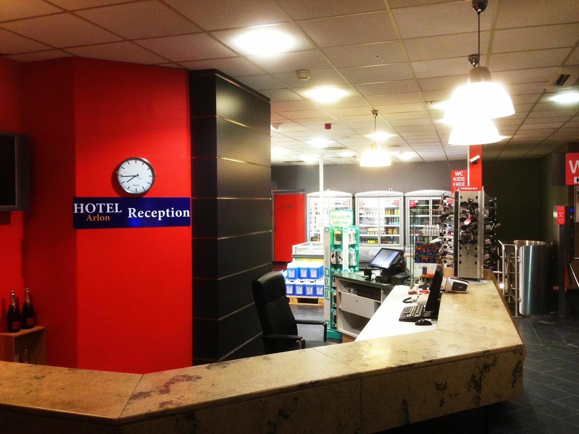 Hotel Arlon Exterior photo